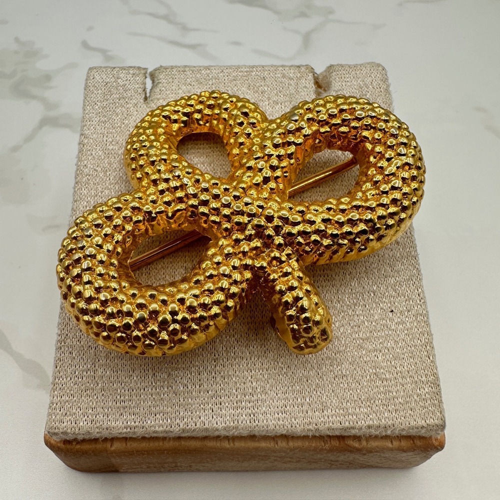 Vintage Motion East Gold-Tone Pretzel Motif Classic Western Retro‎ Belt Buckle